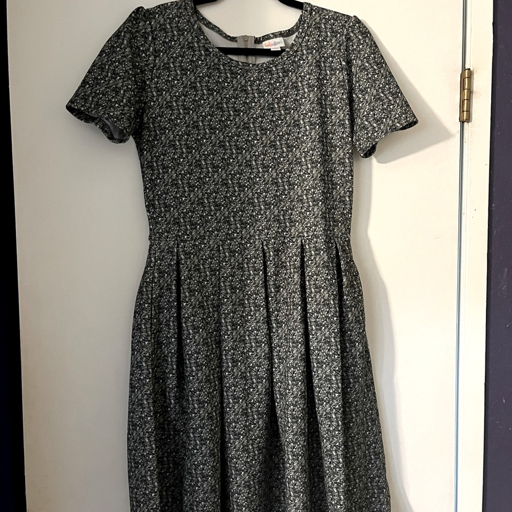 LuLaRoe Amelia, gray, size large.